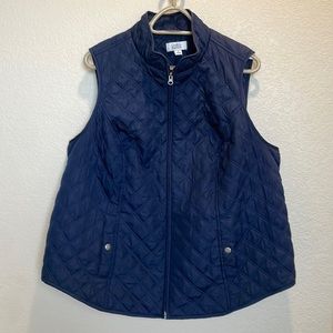 Women's Croft & Barrow Quilted Vest
Color Navy
Size 1X
